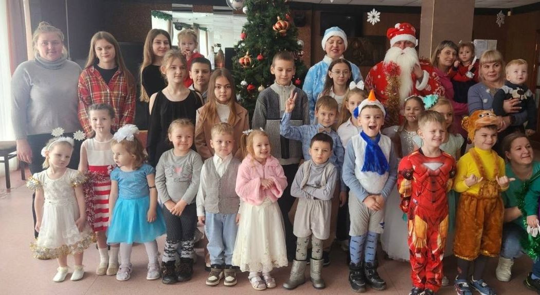 Новогодний утренник для детей